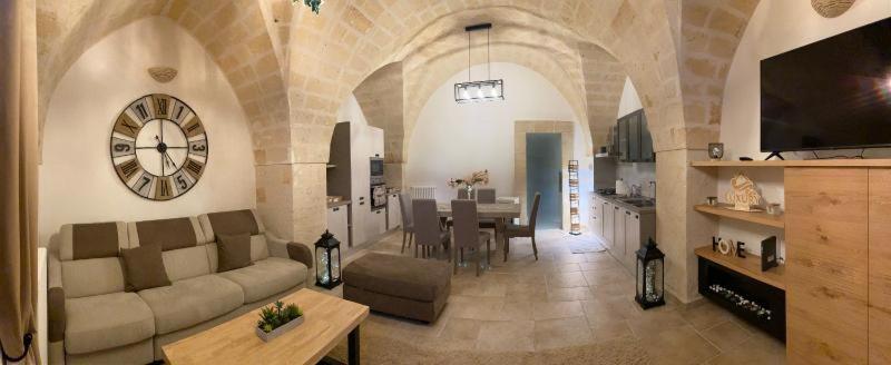 Lata Luxury Home Casa Vacanze Бриндизи Экстерьер фото